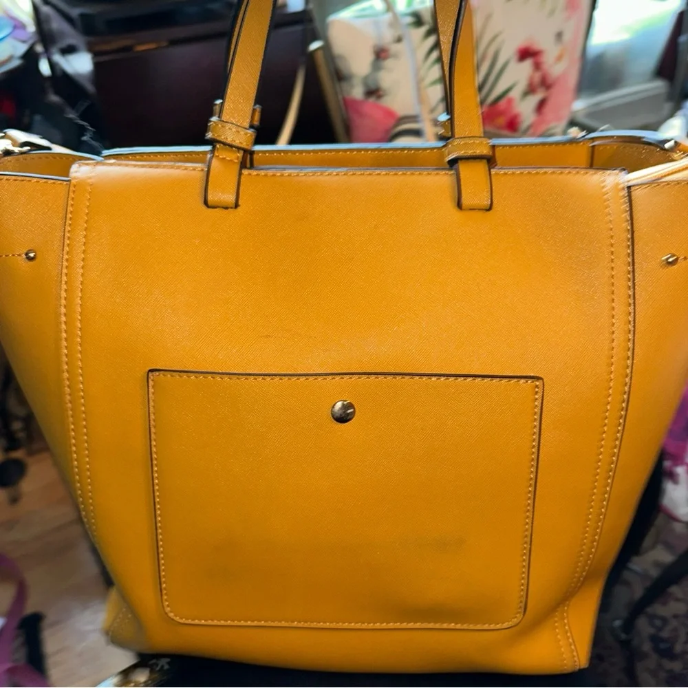 MOA YELLOW BAG